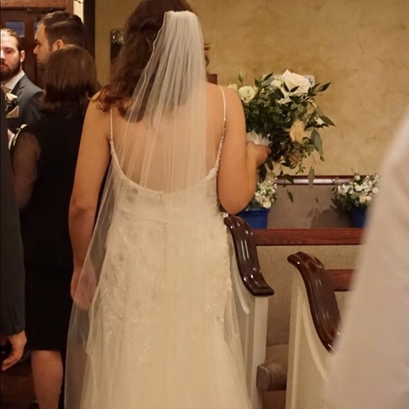 Wedding dress - Picture 8 of 8